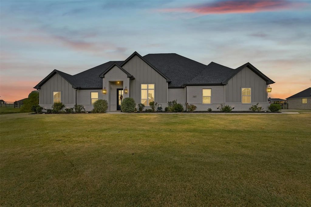 612 El Gato Drive, Godley