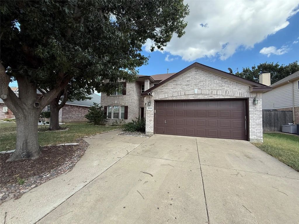 5644 Meadows Way, North Richland Hills