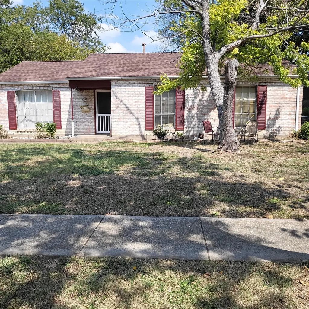 404 Lowell Lane, Richardson
