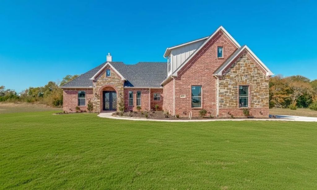 408 Shelby Trail, Bells