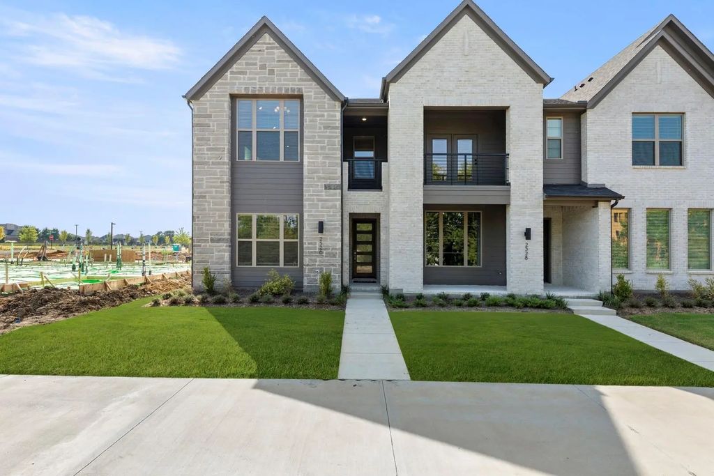 2526 Campden Mews, Allen