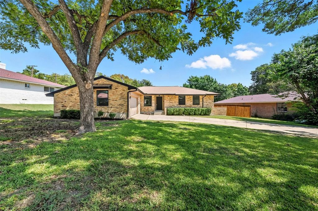 5520 Oak Trail, Dallas