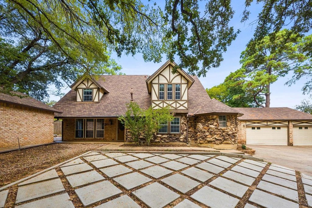 313 Post Oak Drive, Highland Village