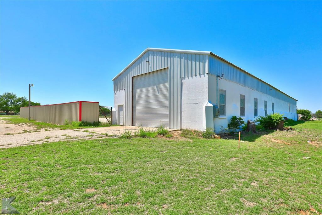 3114 N Access Road, Clyde