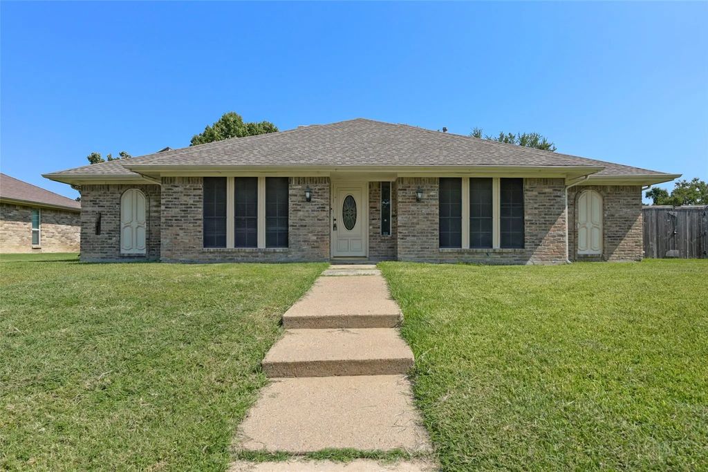 1017 Clinton Drive, Plano