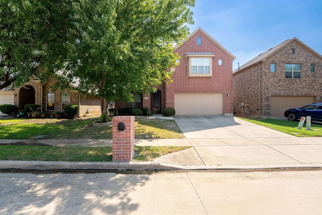 1204 Constance Drive, Fort Worth