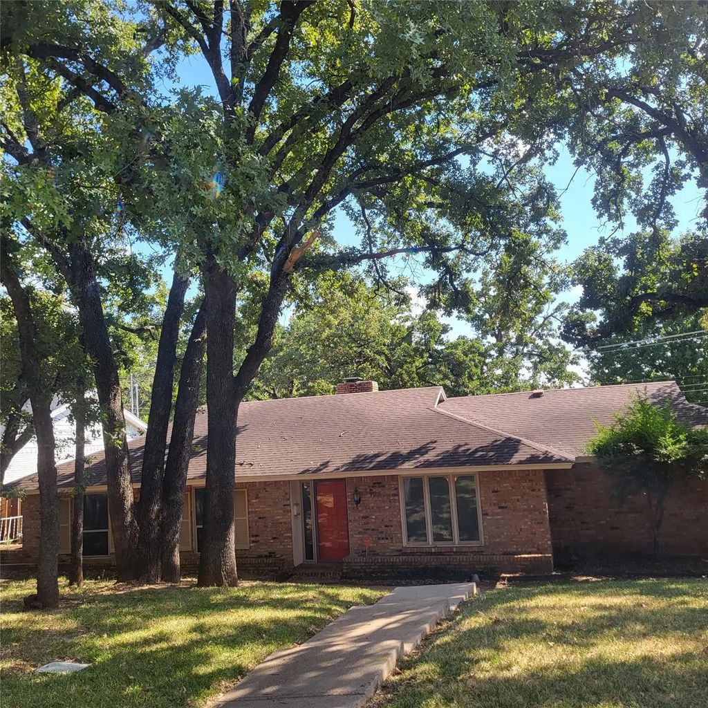 7536 Monterrey Drive, Fort Worth