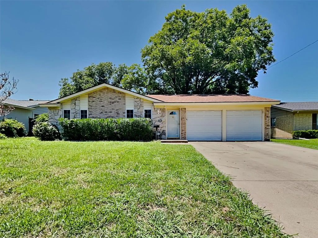 3013 Esters Court, Irving