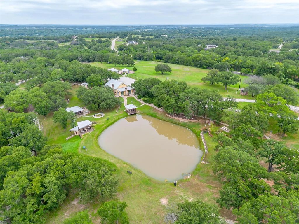 383 County Rd 3672, Springtown