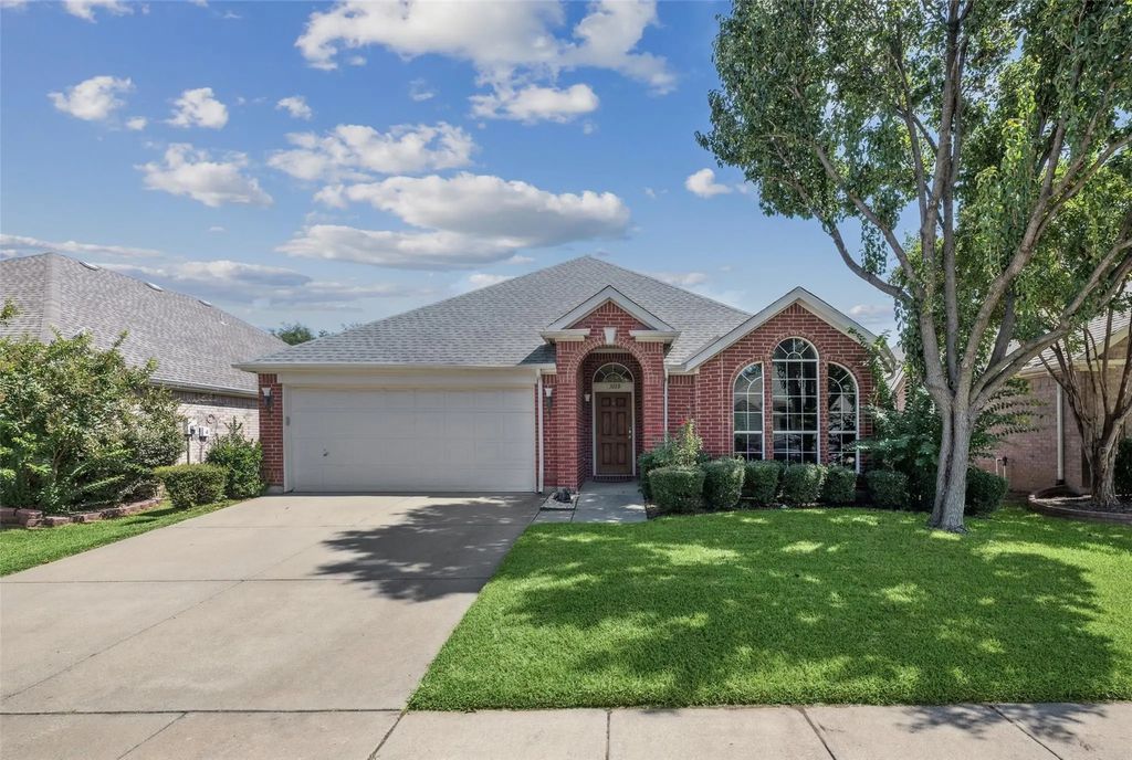 3010 Honey Locust Drive, Euless