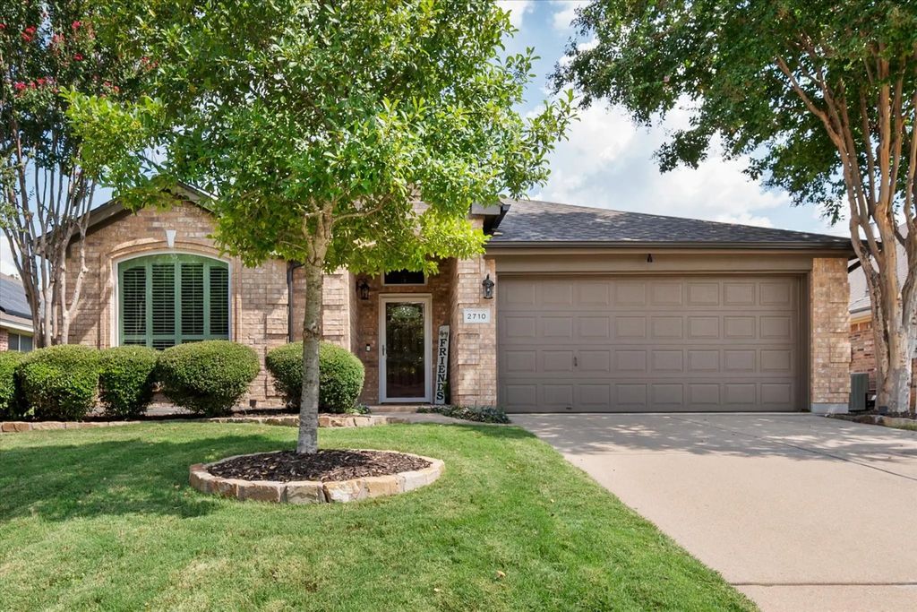 2710 Comanche Trail, Mansfield