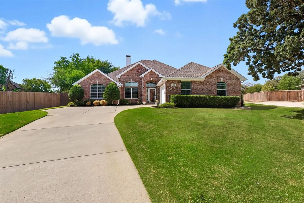 402 Mineral Springs Court, Keller