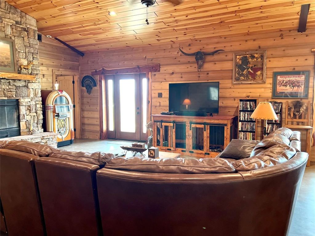 4241 Cheyenne Trail, Cross Roads