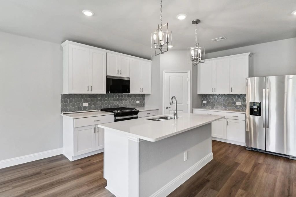 2127 Mustang Way, Seagoville