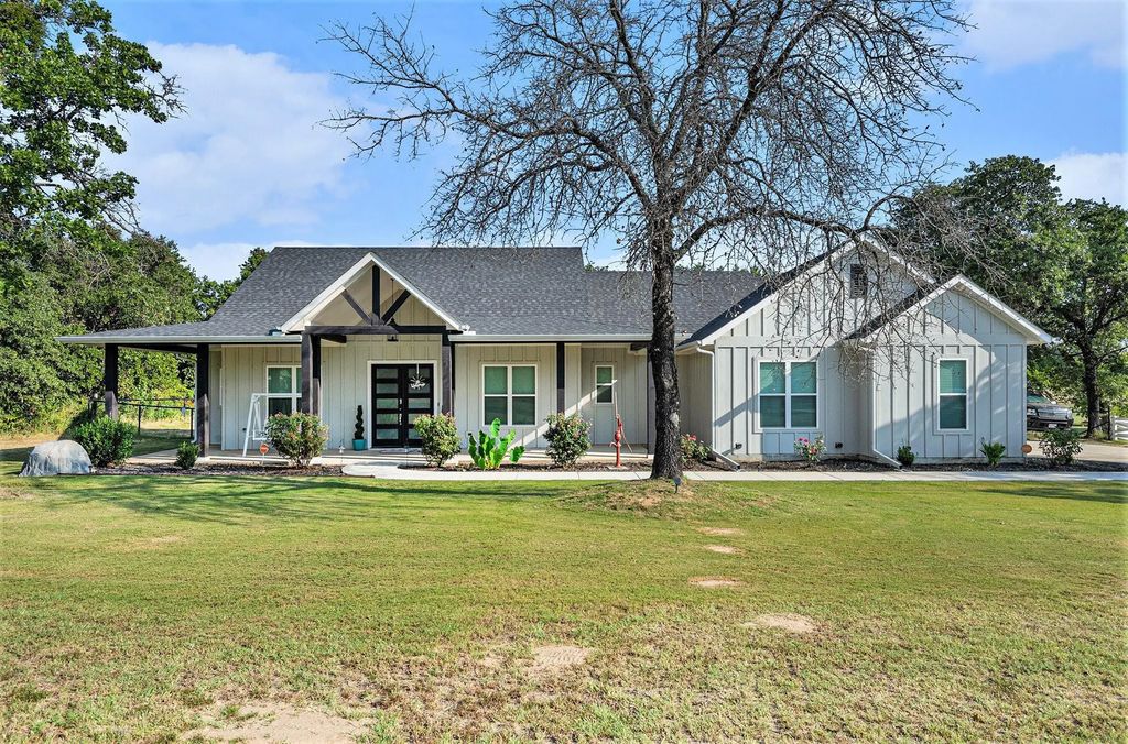 377 Sarra Lane, Poolville