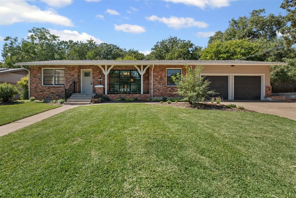 545 Hurstview Drive, Hurst