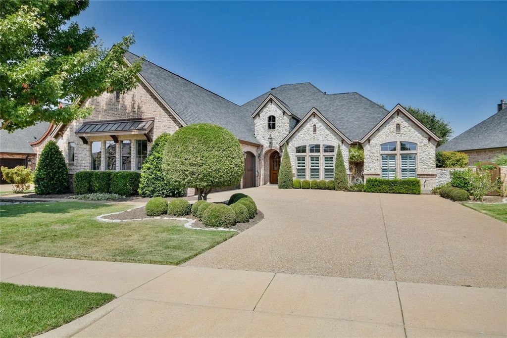 2613 Waters Edge Drive, Granbury