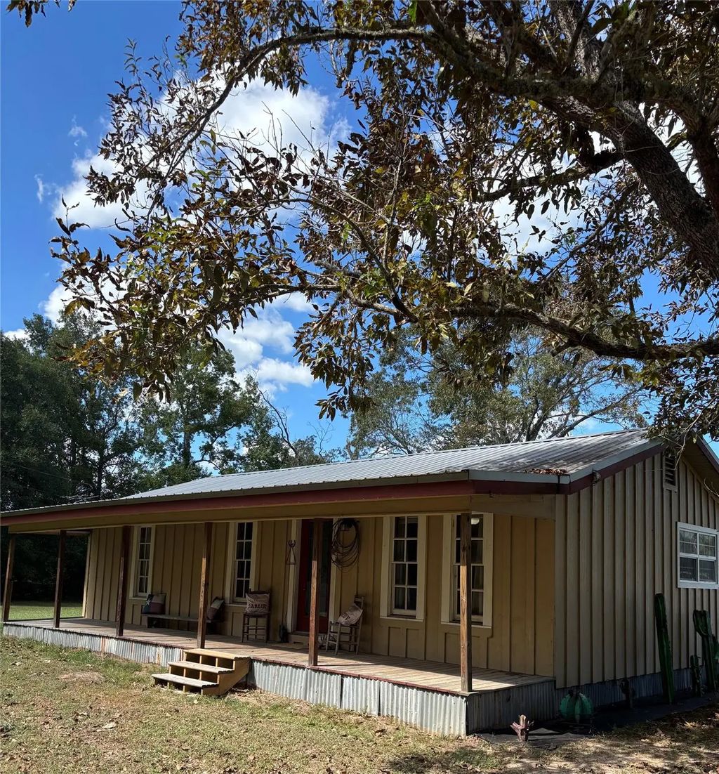 237 County Road 4426, Spurger