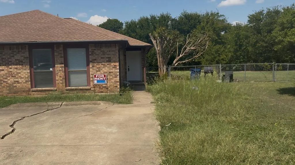 1735 Dynasty Circle, Glenn Heights