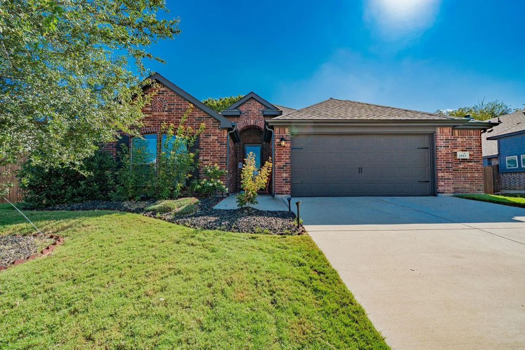 1912 Sunflower Drive, Glenn Heights