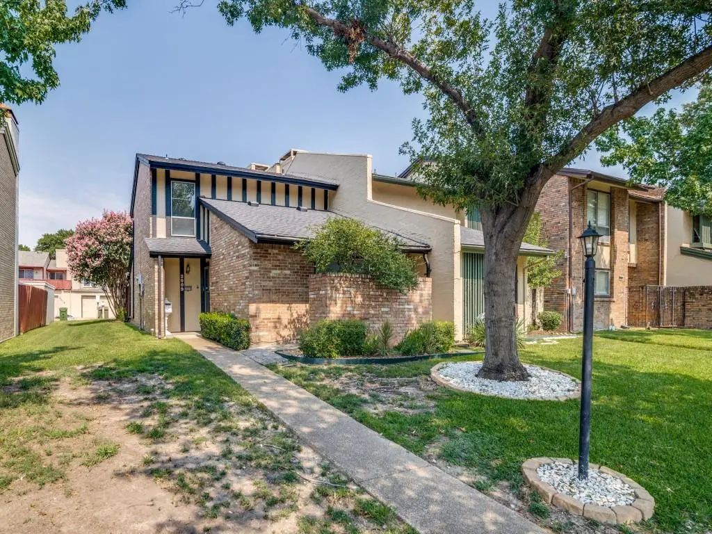 2009 Town Court, Garland