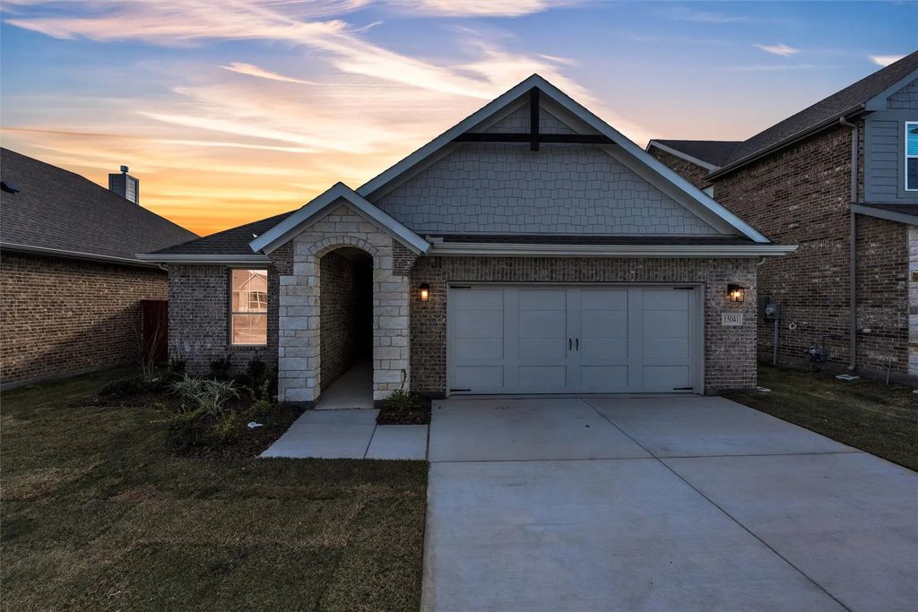 15041 Green Bluff Drive, Aledo