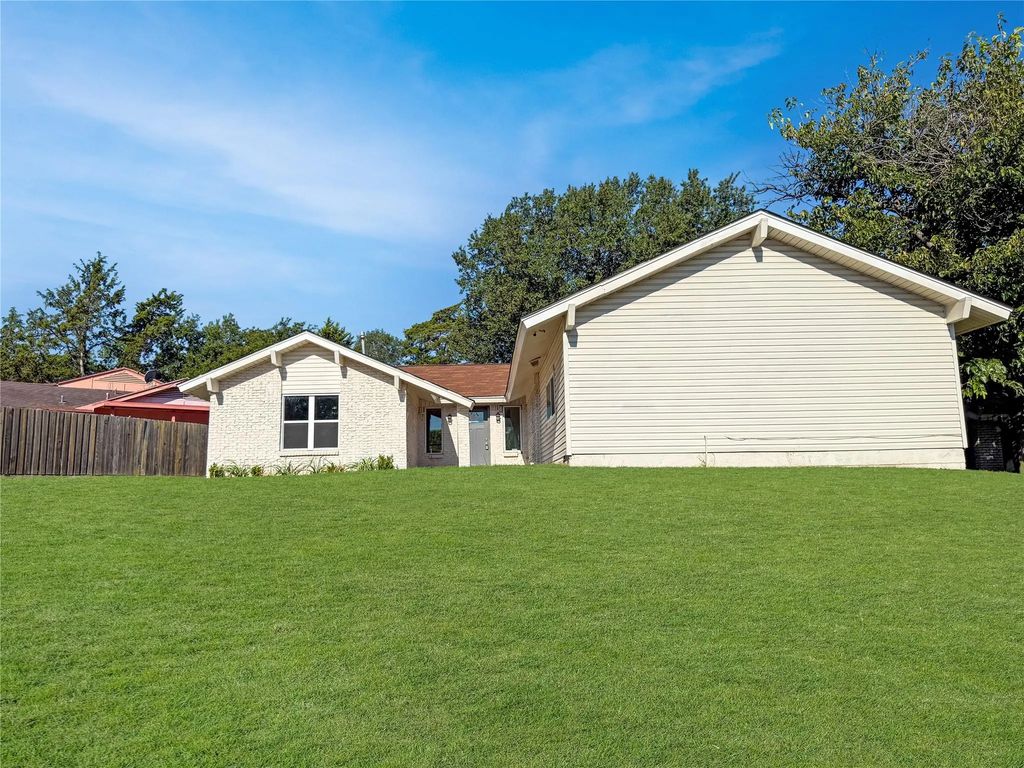 3549 Rio Grande Circle, Dallas