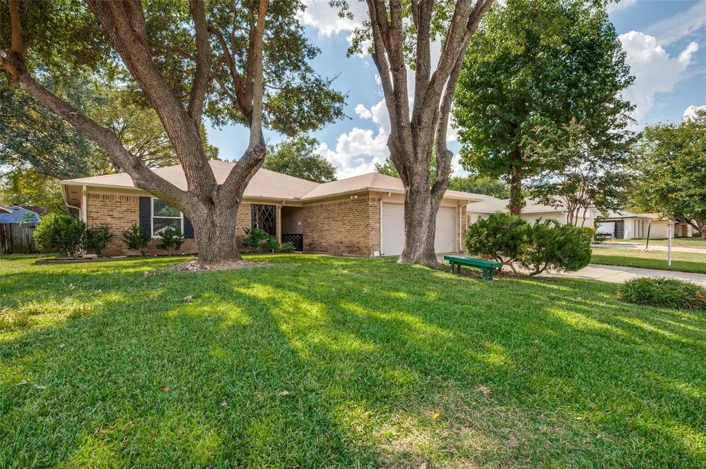 321 Kirby Creek Drive, Grand Prairie