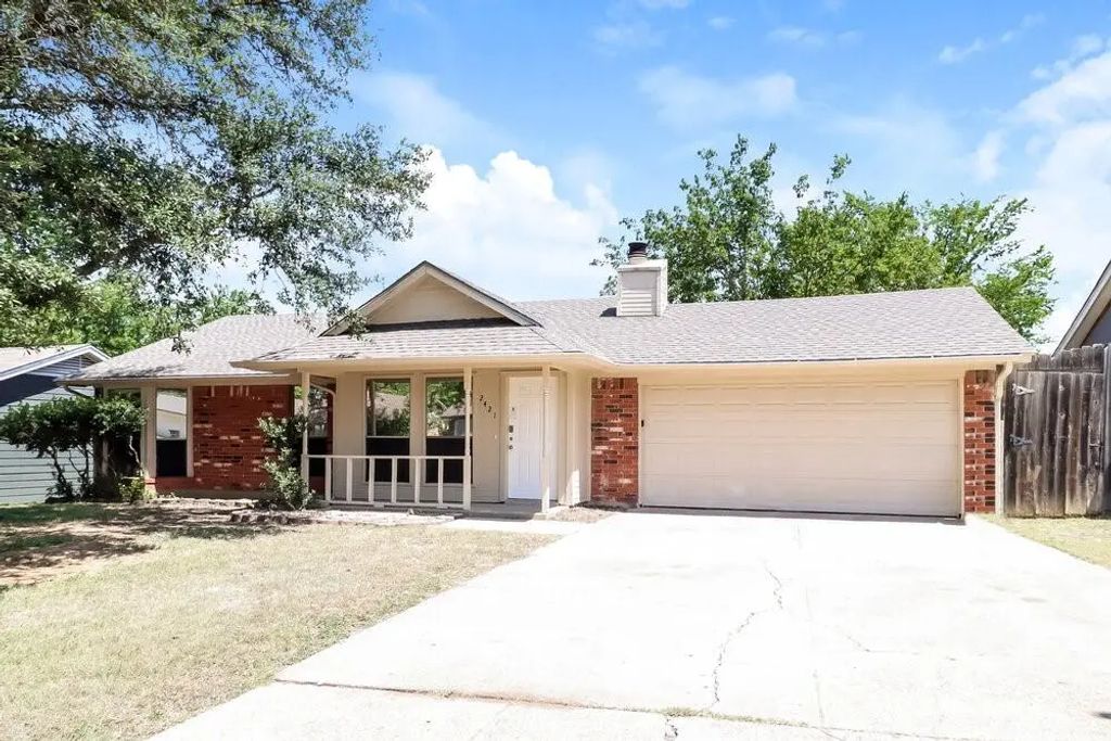 2421 Homewood Trail, Arlington
