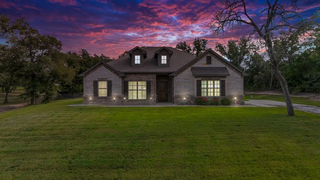 110 Oakwood Hills Drive, Paradise