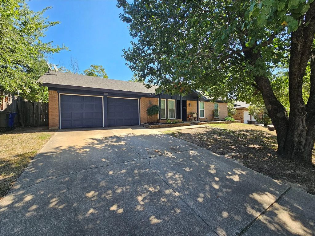 609 Canyon Ridge Drive, Euless