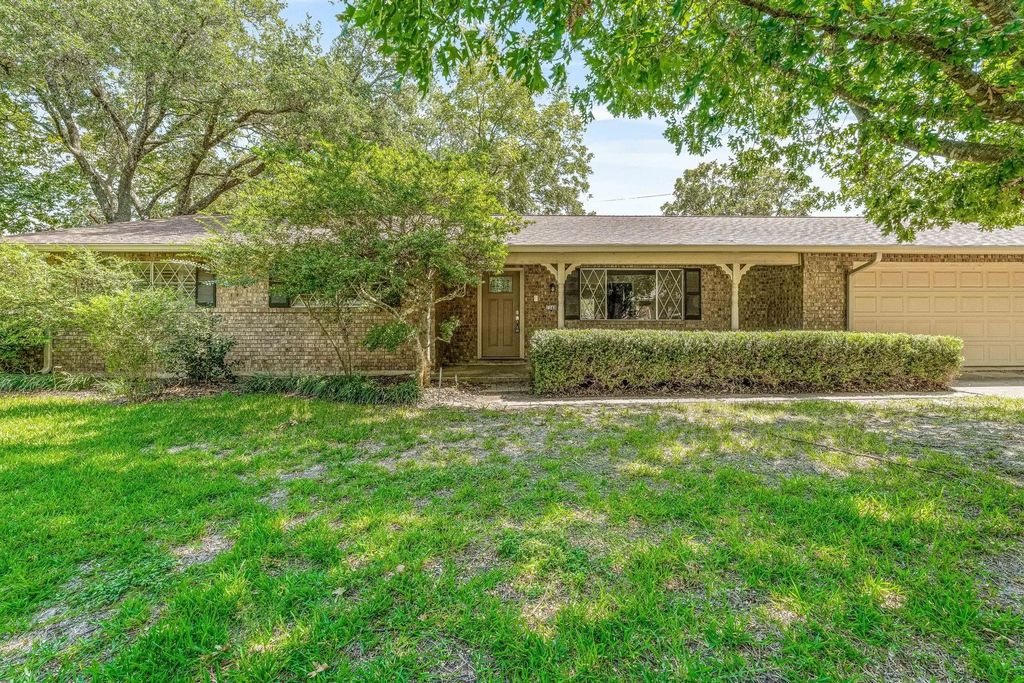 1360 Kaylock Street, Stephenville