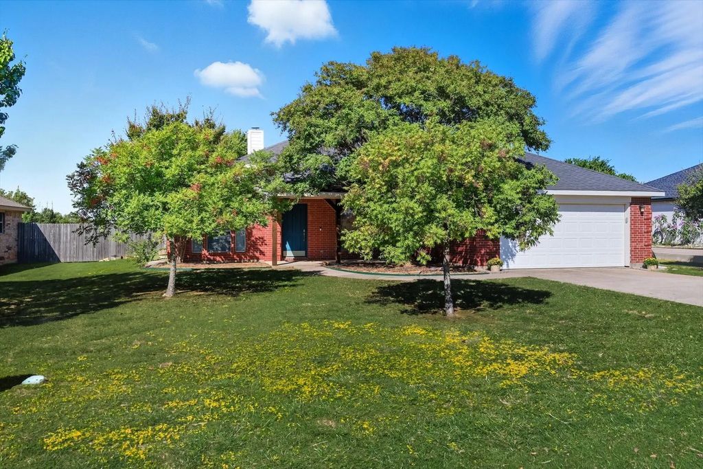 820 Sherry Lane S, Krugerville