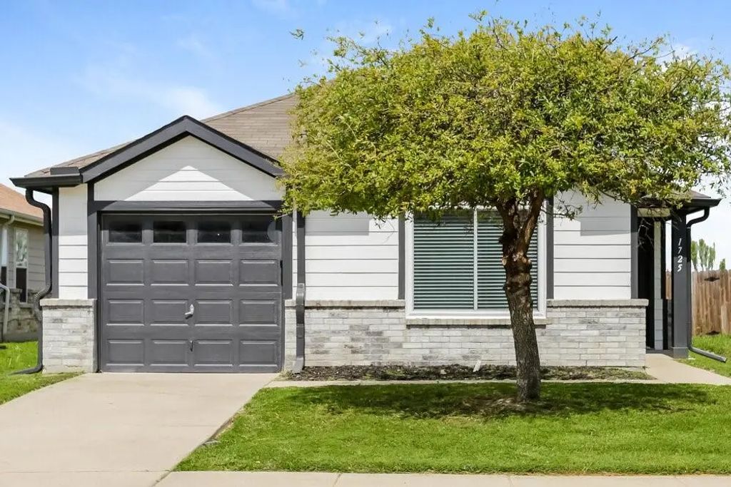 1725 Vineridge Lane, Burleson