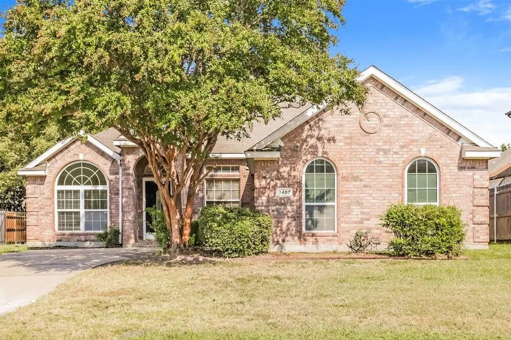 1407 Oxford Drive, Mansfield