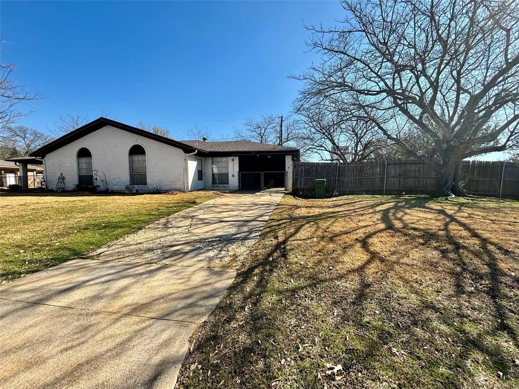 800 Irwin Drive A, Hurst