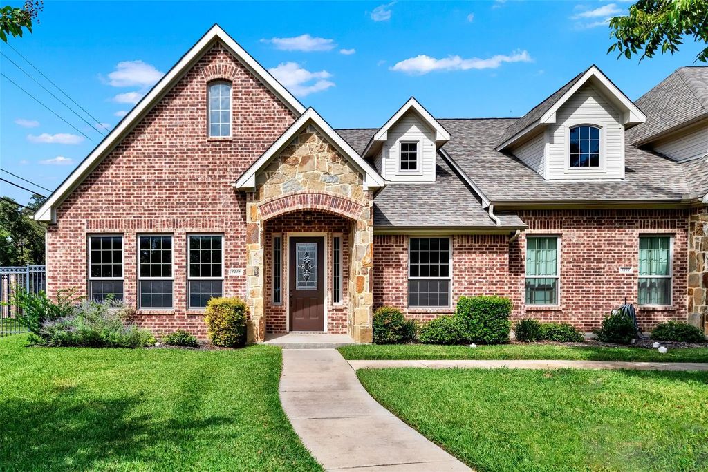 5236 Park Drive, River Oaks