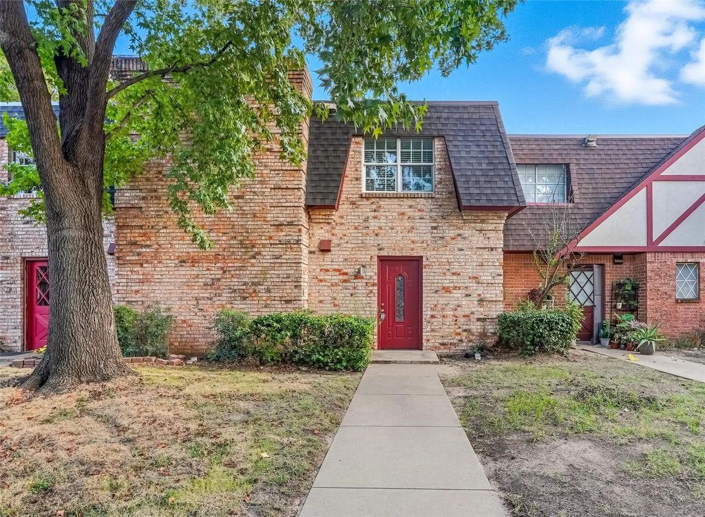 1821 E Grauwyler Road E 192, Irving