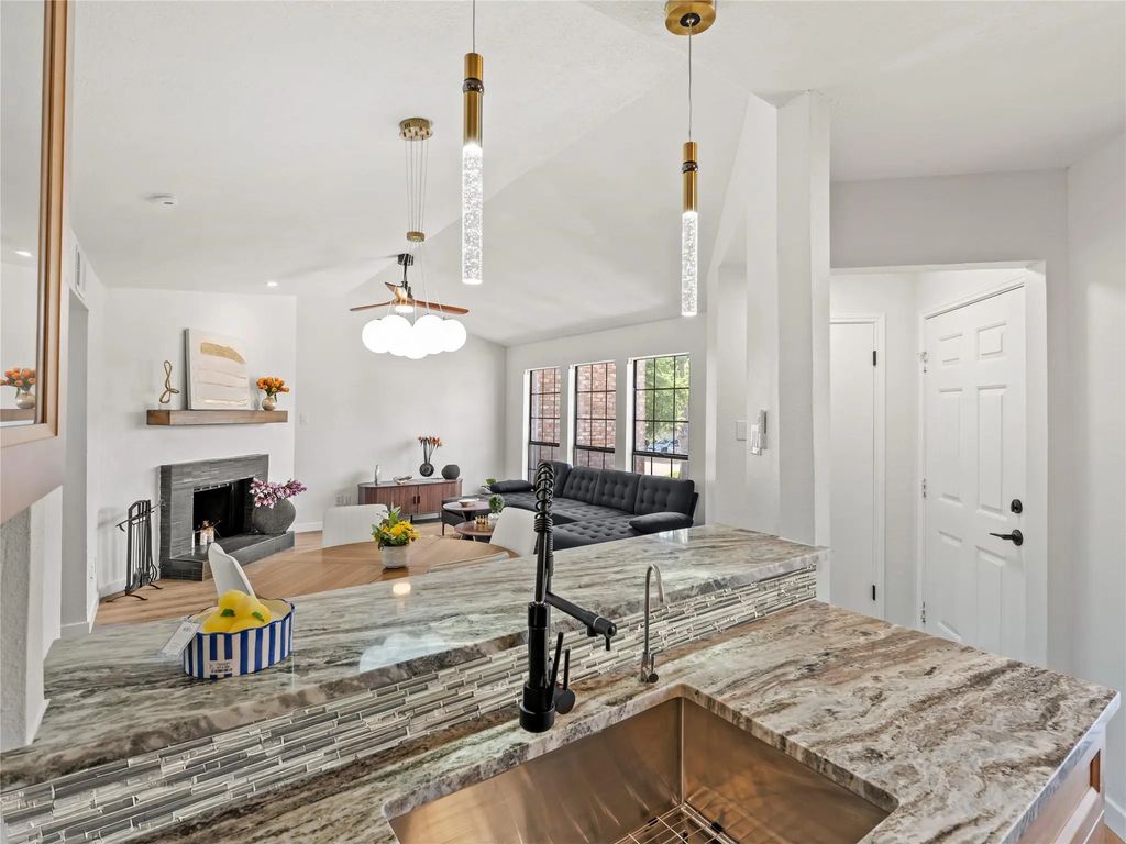 3101 Townbluff Drive 922, Plano