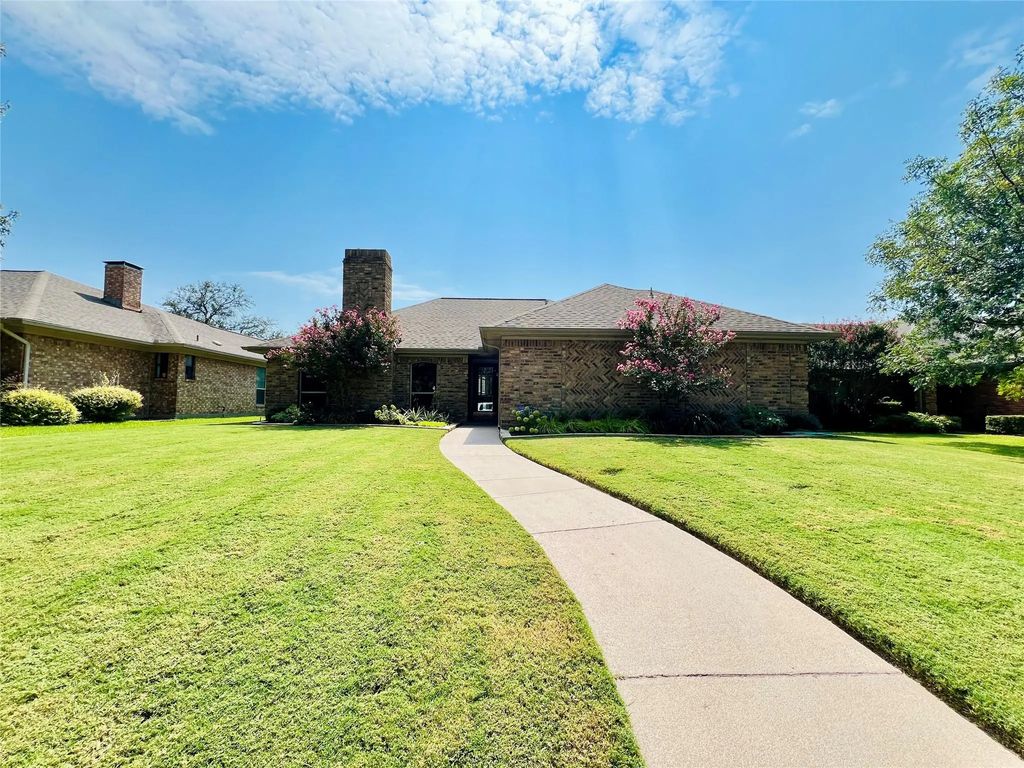 3916 Bobbin Lane, Addison
