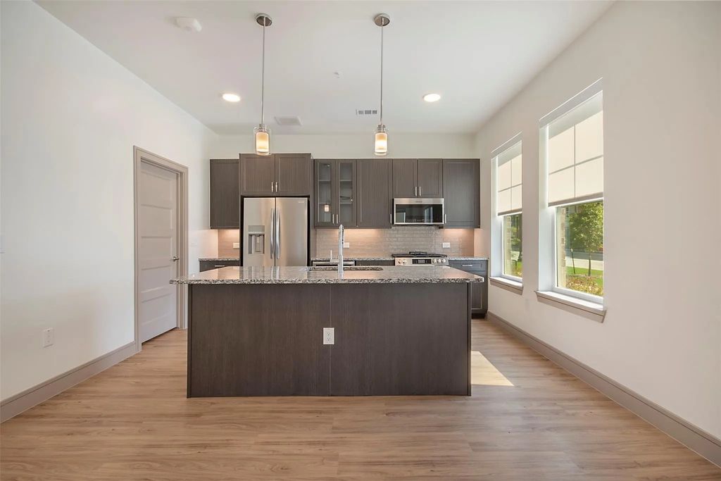 11201 American Elm Way 15103, Frisco