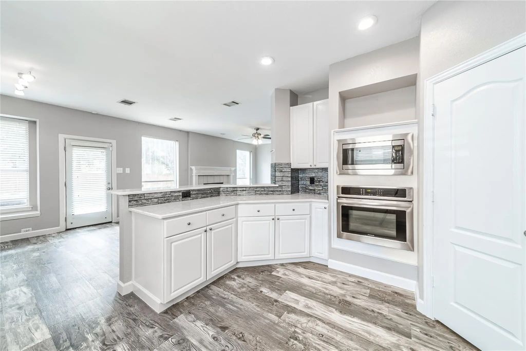 2544 Natchez Trace, Denton