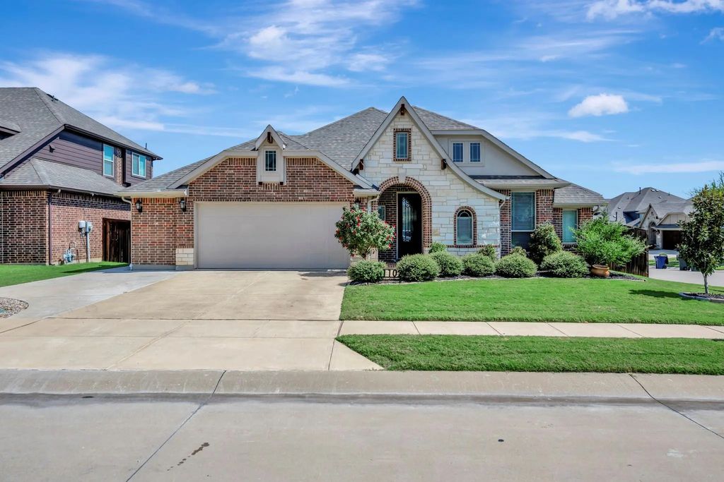 1102 Alderwood Drive, Justin