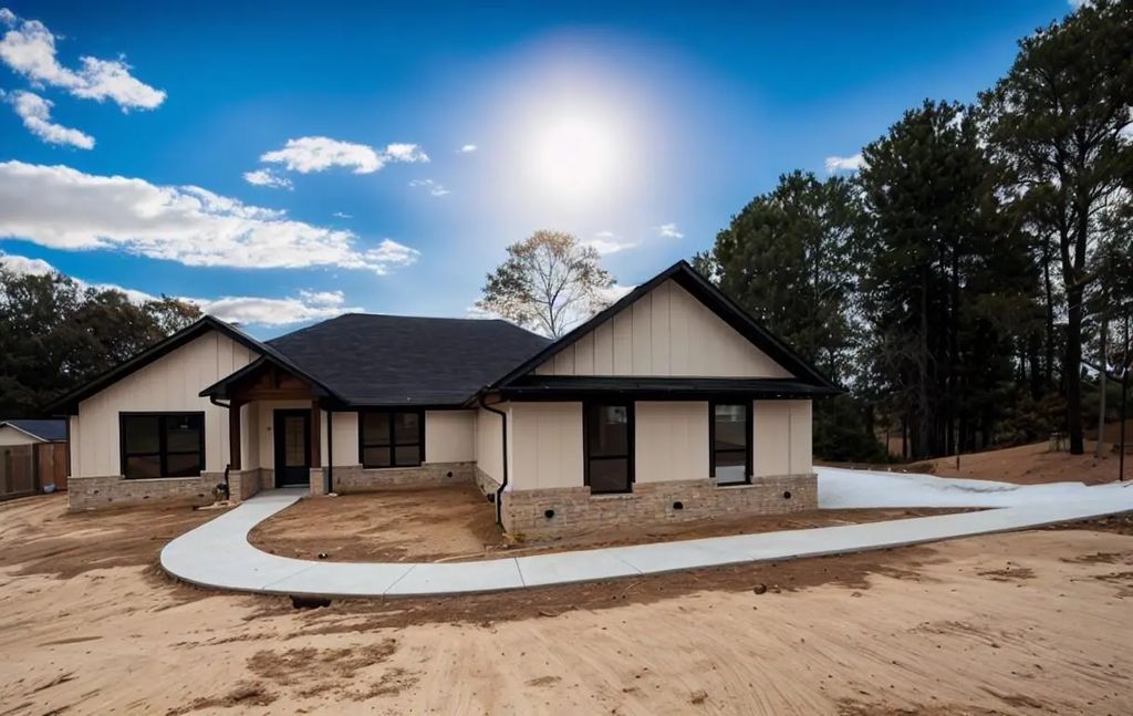 188 County Road 2308, Mineola