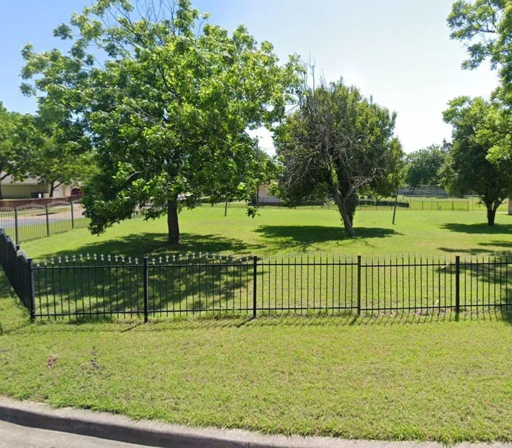 1876 E Shore Drive, Dallas