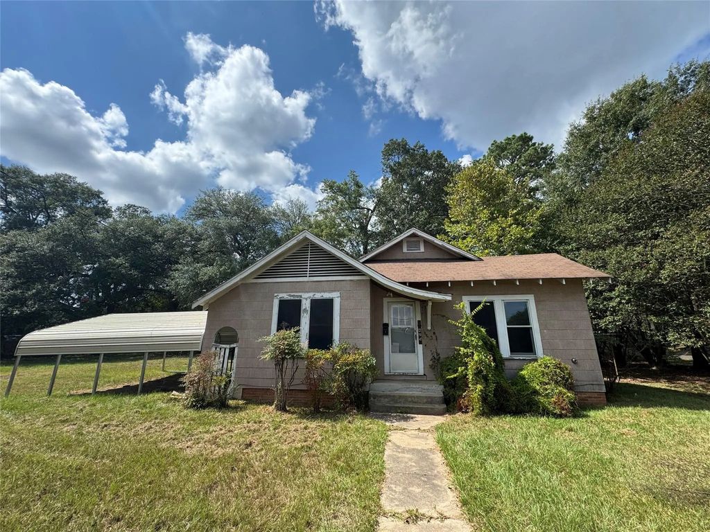 425 N Cypress Street, Vivian