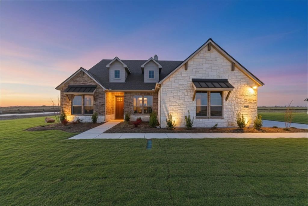 2050 County Road 200, Valley View