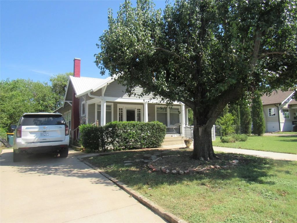 1215 N Grand Avenue, Sherman