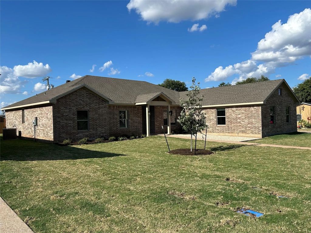 1501 W 6 Th Street, McGregor