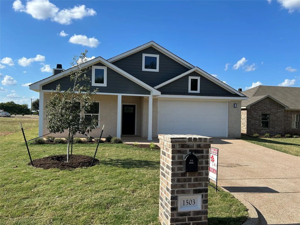 1503 W 6th Street, McGregor